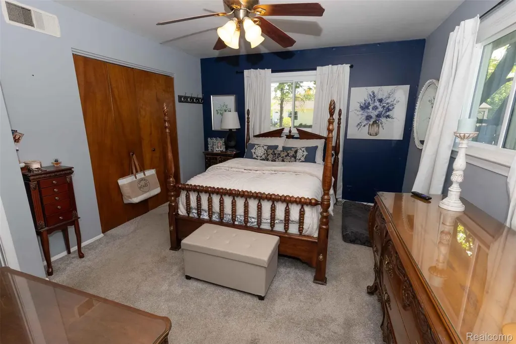 1227 N Jackson Street Lapeer City MI 48446