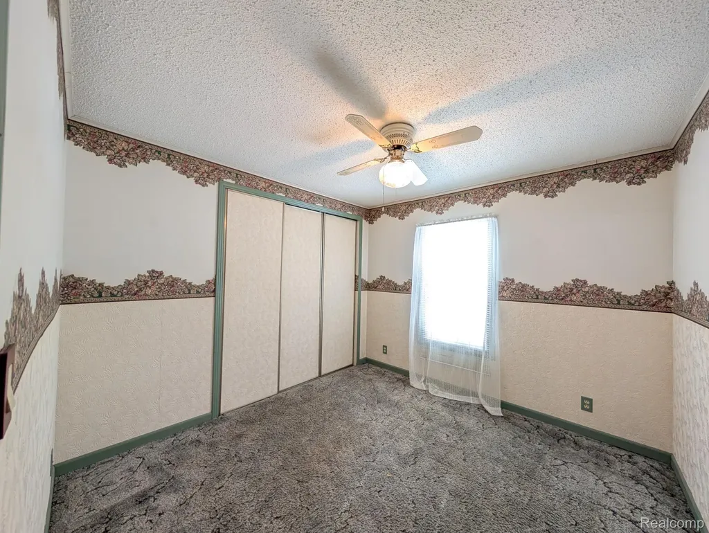 3072 E Bay Drive Fenton City MI 48430