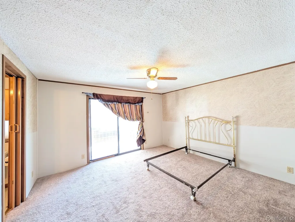 3072 E Bay Drive Fenton City MI 48430