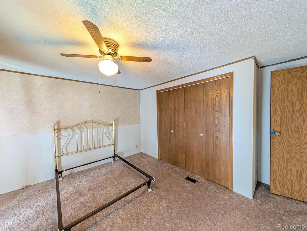 3072 E Bay Drive Fenton City MI 48430