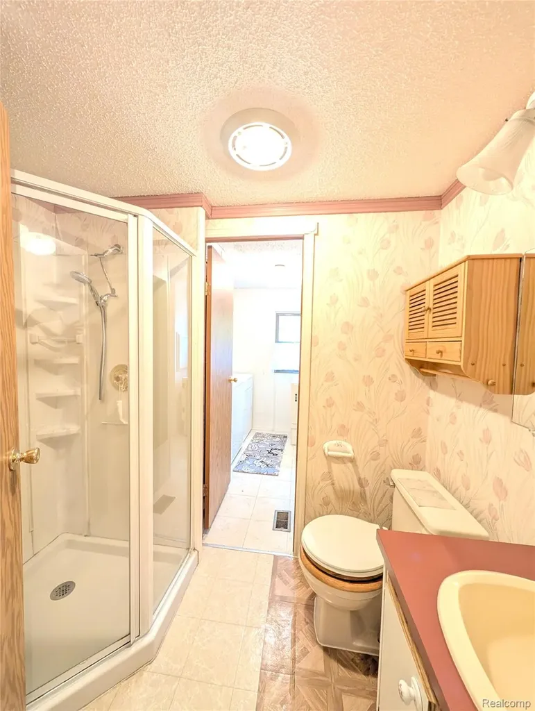 3072 E Bay Drive Fenton City MI 48430