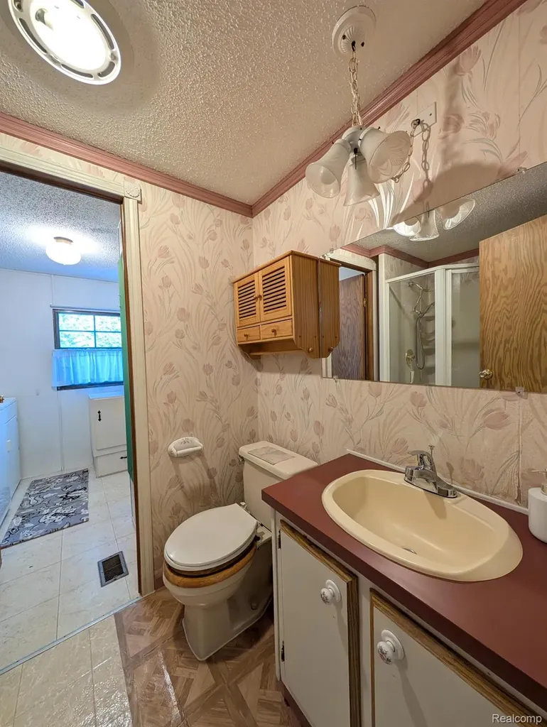 3072 E Bay Drive Fenton City MI 48430
