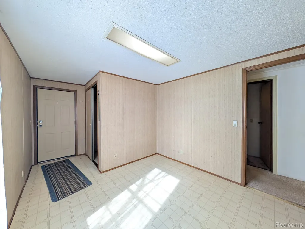 3072 E Bay Drive Fenton City MI 48430