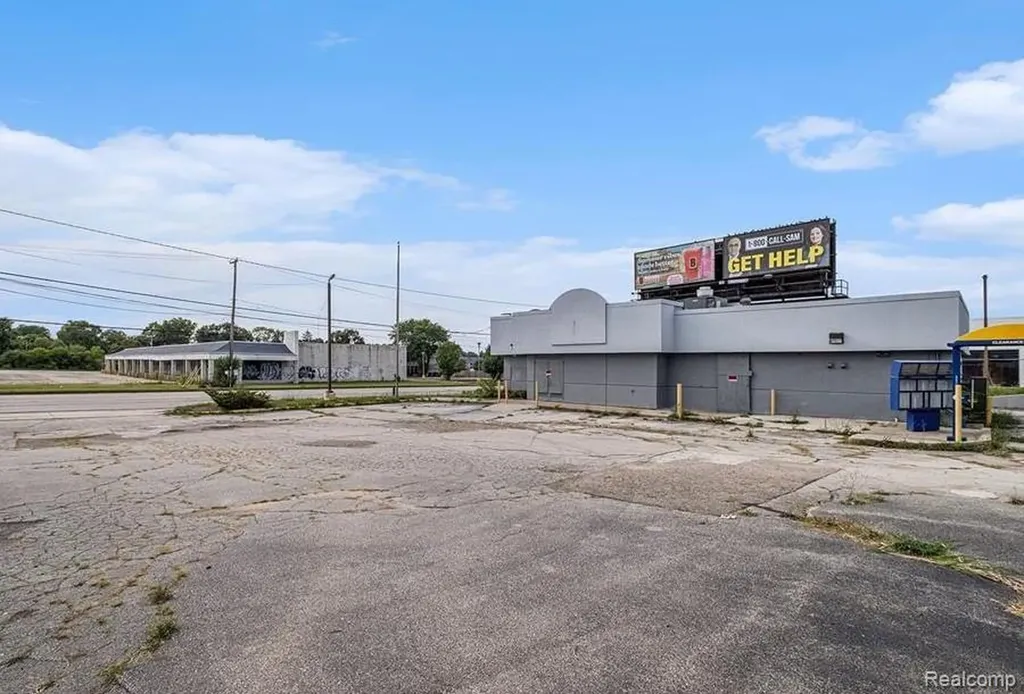 3043 S Dort Highway Burton City MI 48529