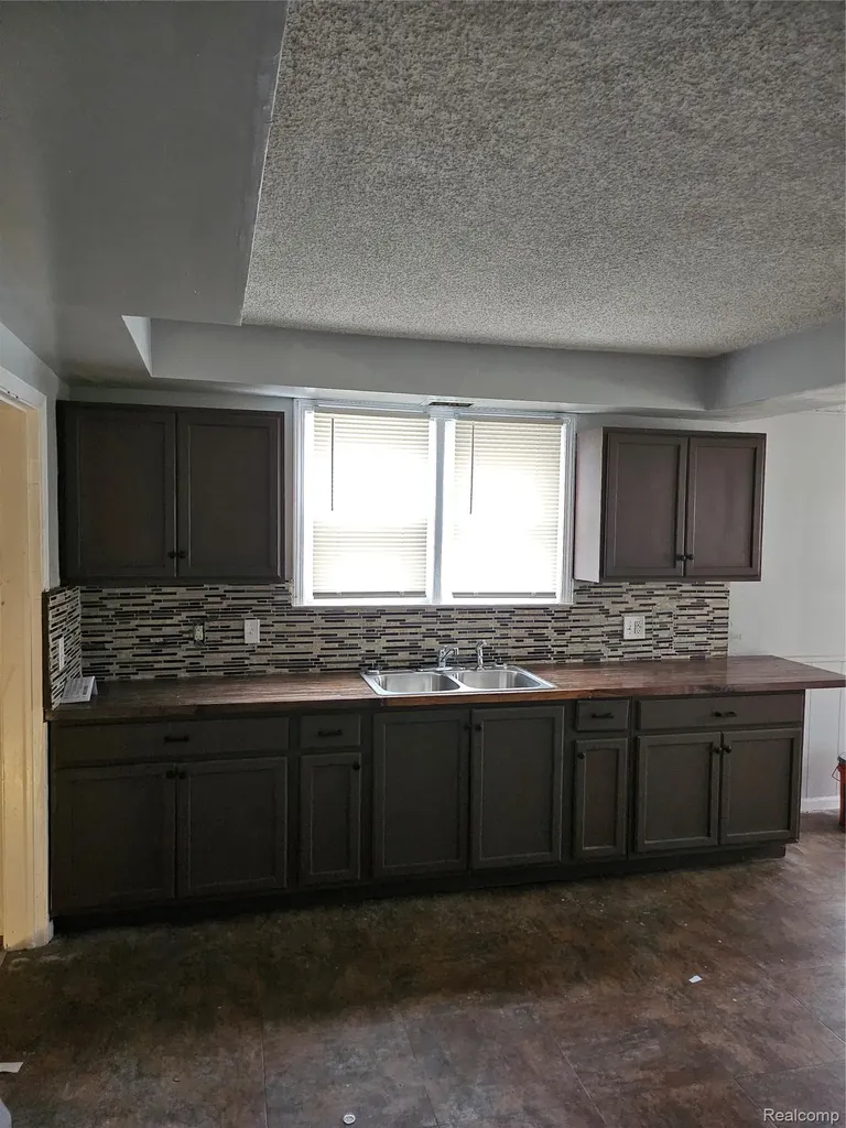 11627 Grayton Street Detroit City MI 48224