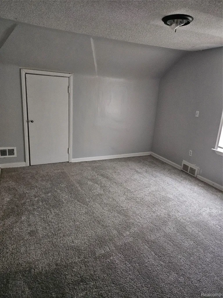 11627 Grayton Street Detroit City MI 48224
