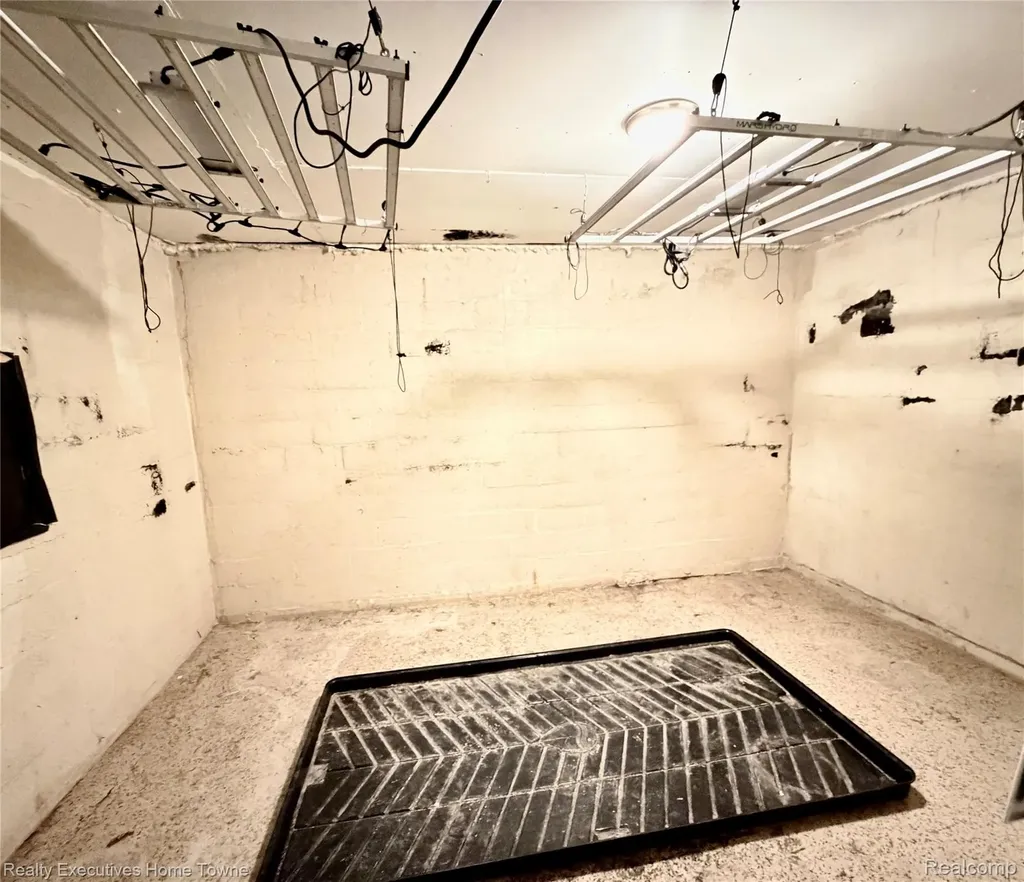 35 Wells Street Croswell City MI 48422