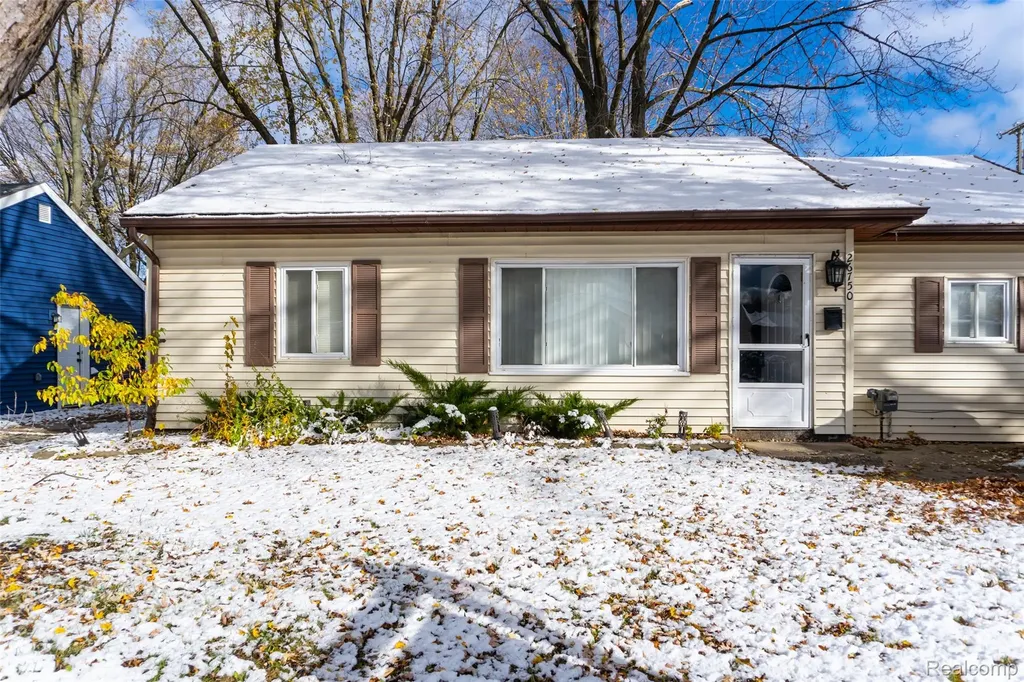 26750 Belanger Street Roseville City MI 48066