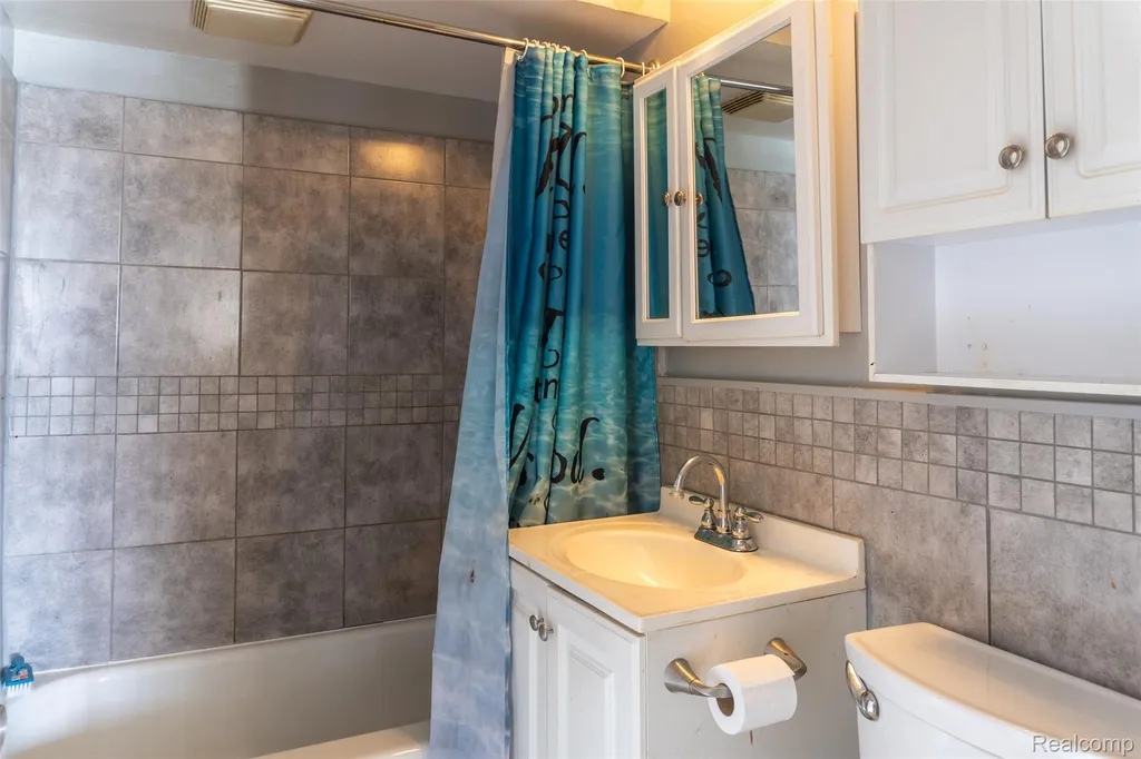 26750 Belanger Street Roseville City MI 48066