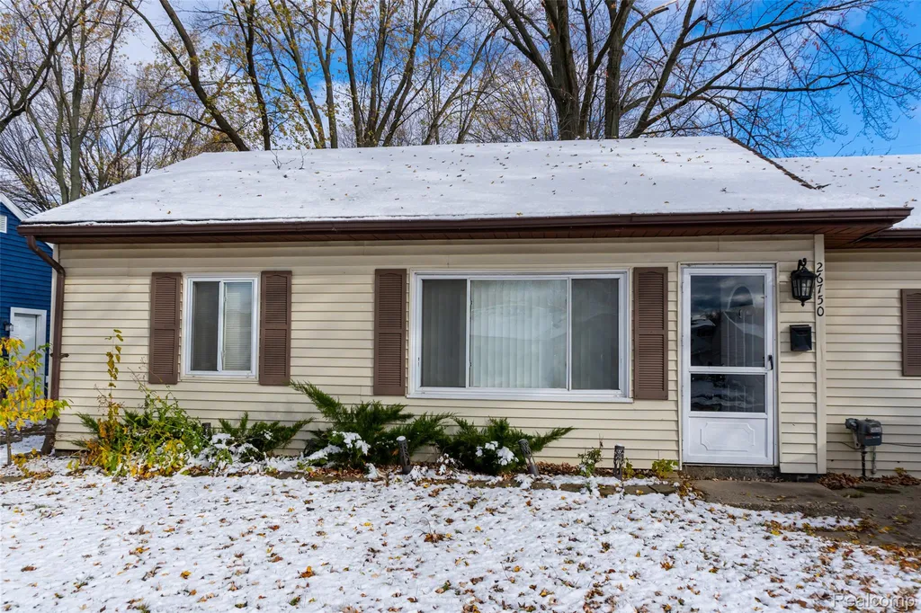 26750 Belanger Street Roseville City MI 48066