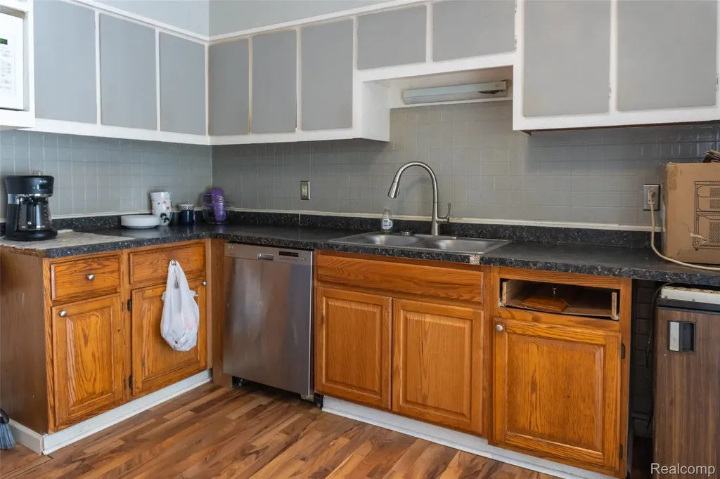 26750 Belanger Street Roseville City MI 48066