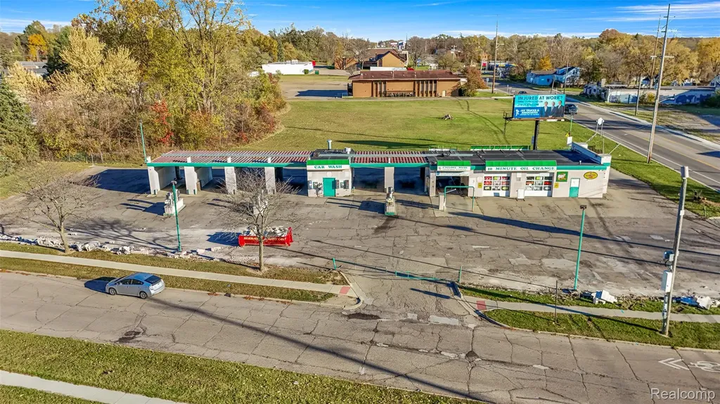 3422 Flushing Road Flint City MI 48504