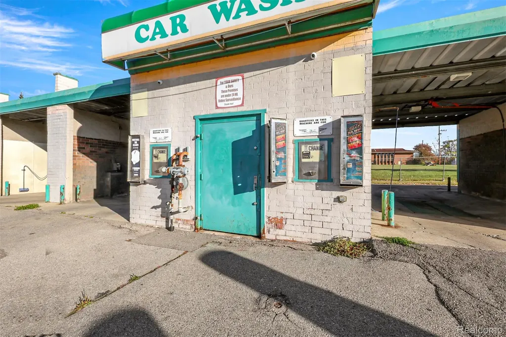 3422 Flushing Road Flint City MI 48504