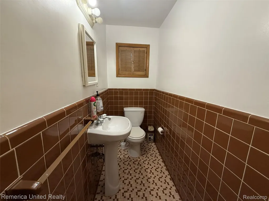 28231 Farmington Road Farmington Hills City MI 48334