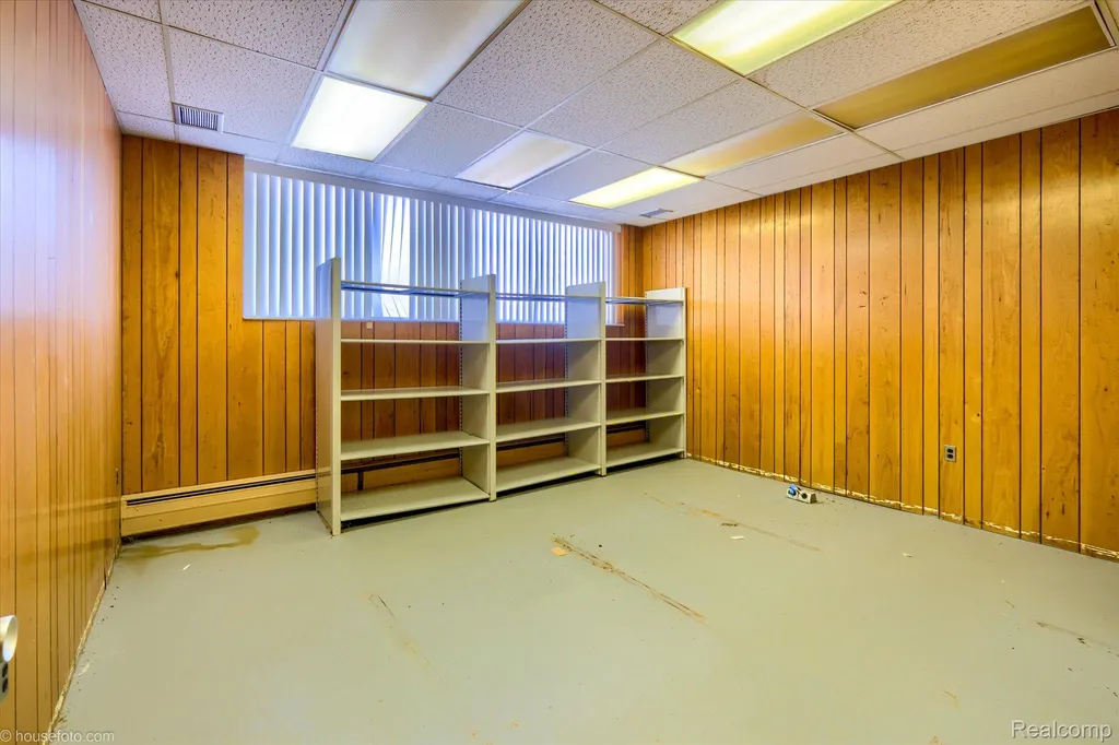 279 N Court Street Lapeer City MI 48446