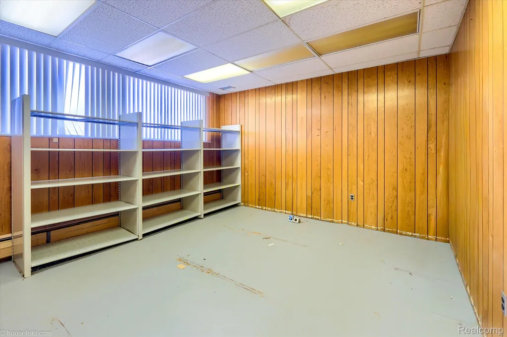 279 N Court Street Lapeer City MI 48446