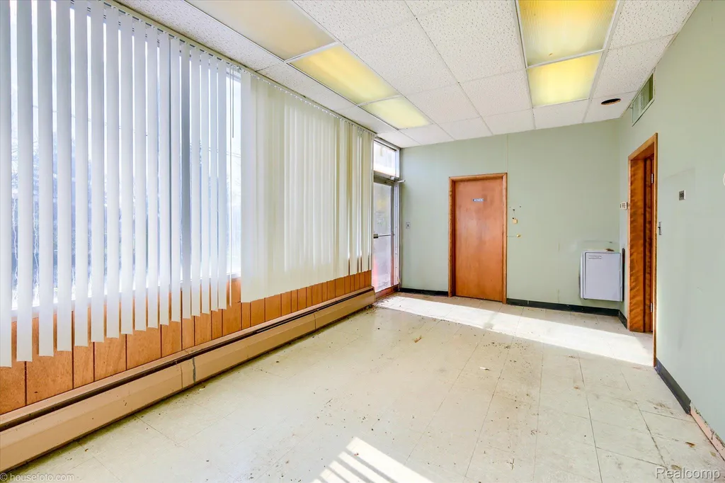 279 N Court Street Lapeer City MI 48446
