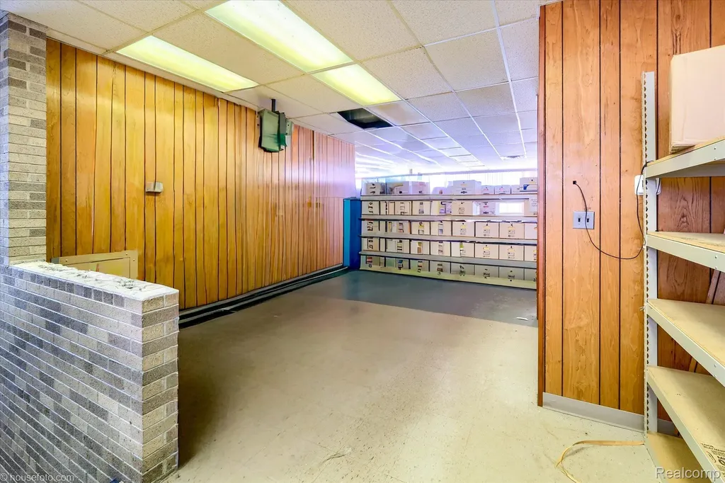 279 N Court Street Lapeer City MI 48446