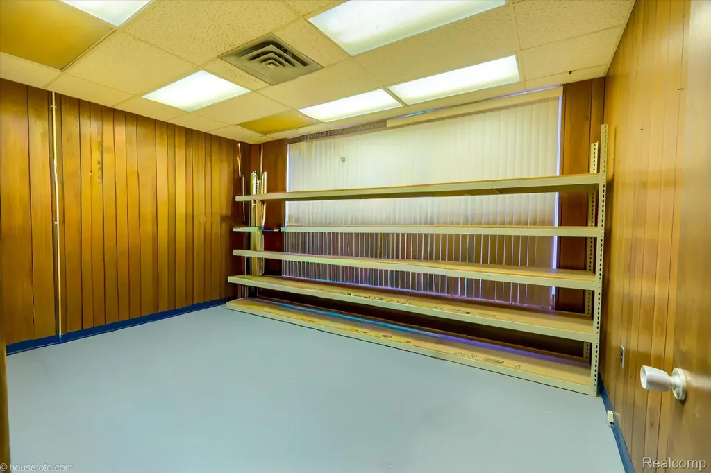 279 N Court Street Lapeer City MI 48446