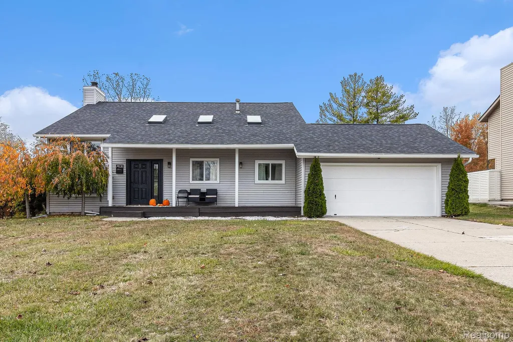 7408 Westbury Boulevard West Bloomfield Charter Township MI 48322