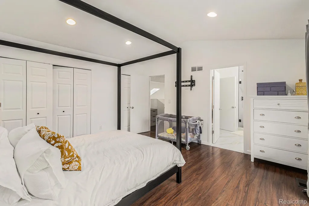7408 Westbury Boulevard West Bloomfield Charter Township MI 48322