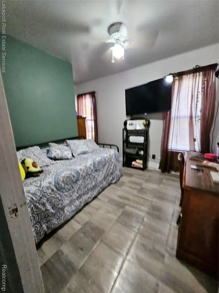 814 Saint James Street Marysville City MI 48040