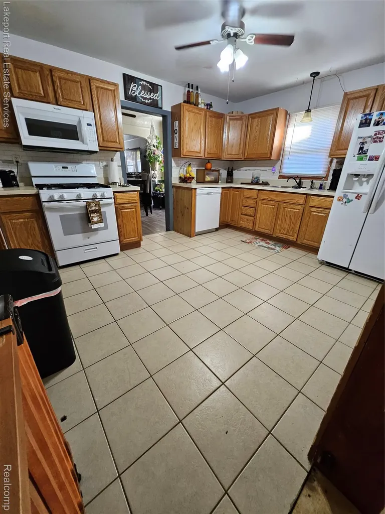 814 Saint James Street Marysville City MI 48040