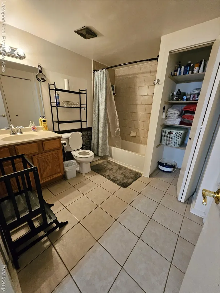 814 Saint James Street Marysville City MI 48040