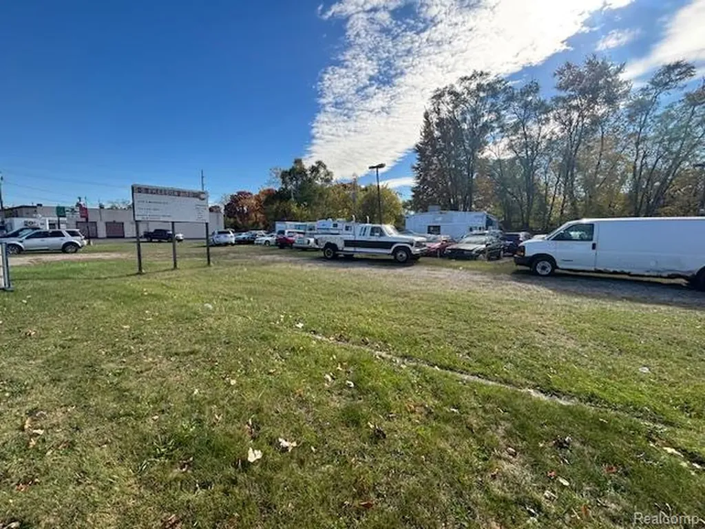 1370 E Michigan Avenue Ypsilanti City MI 48198