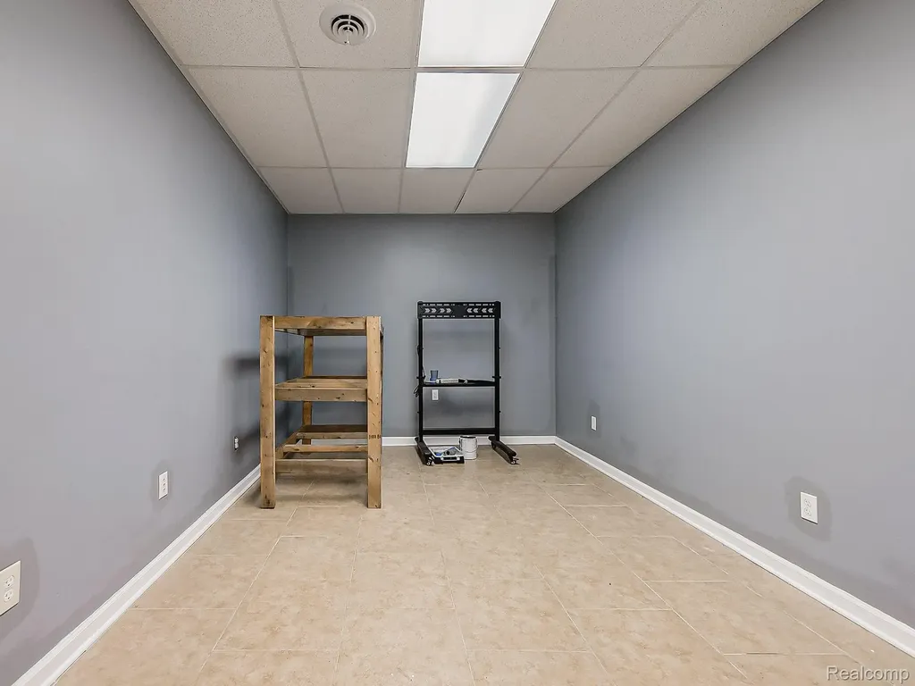 15735 Schaefer Detroit City MI 48227