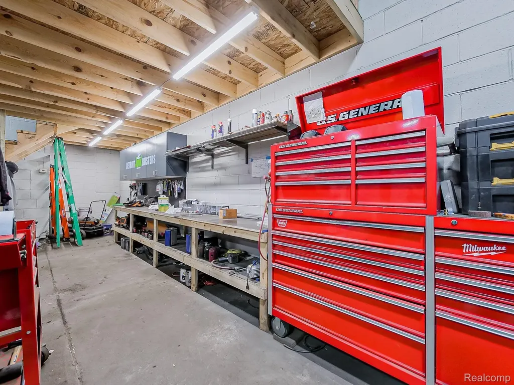 15735 Schaefer Detroit City MI 48227