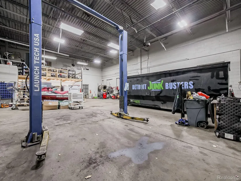 15735 Schaefer Detroit City MI 48227
