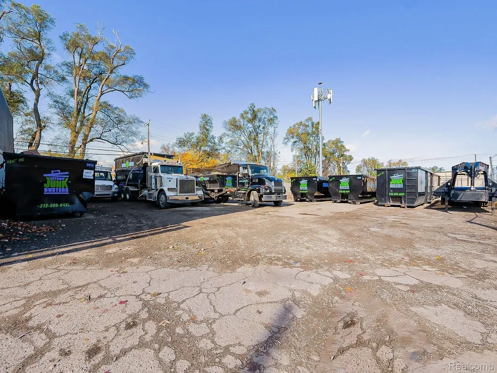 15735 Schaefer Detroit City MI 48227