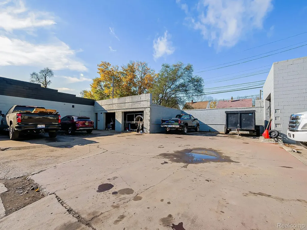 15735 Schaefer Detroit City MI 48227