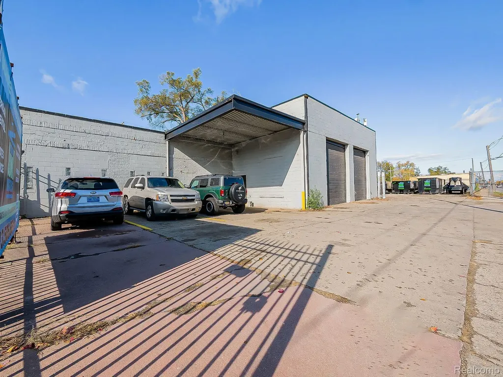 15735 Schaefer Detroit City MI 48227