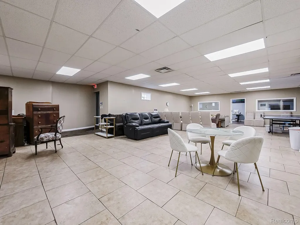 15735 Schaefer Detroit City MI 48227