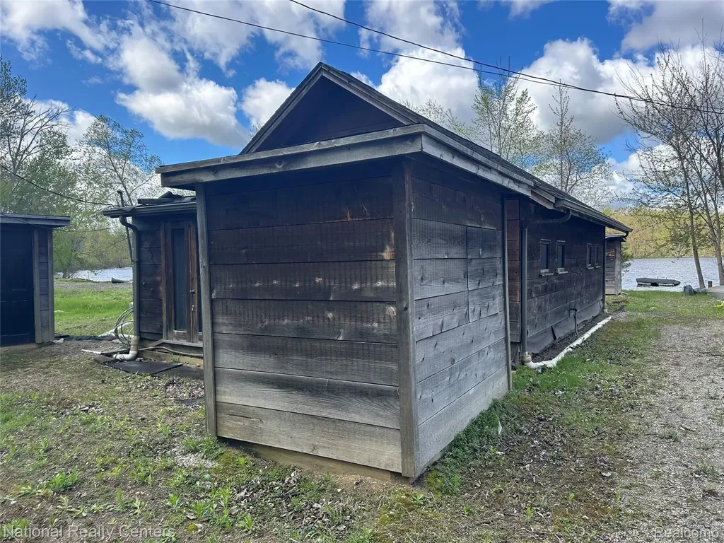 12063 Kirby Lane Green Oak Township MI 48178