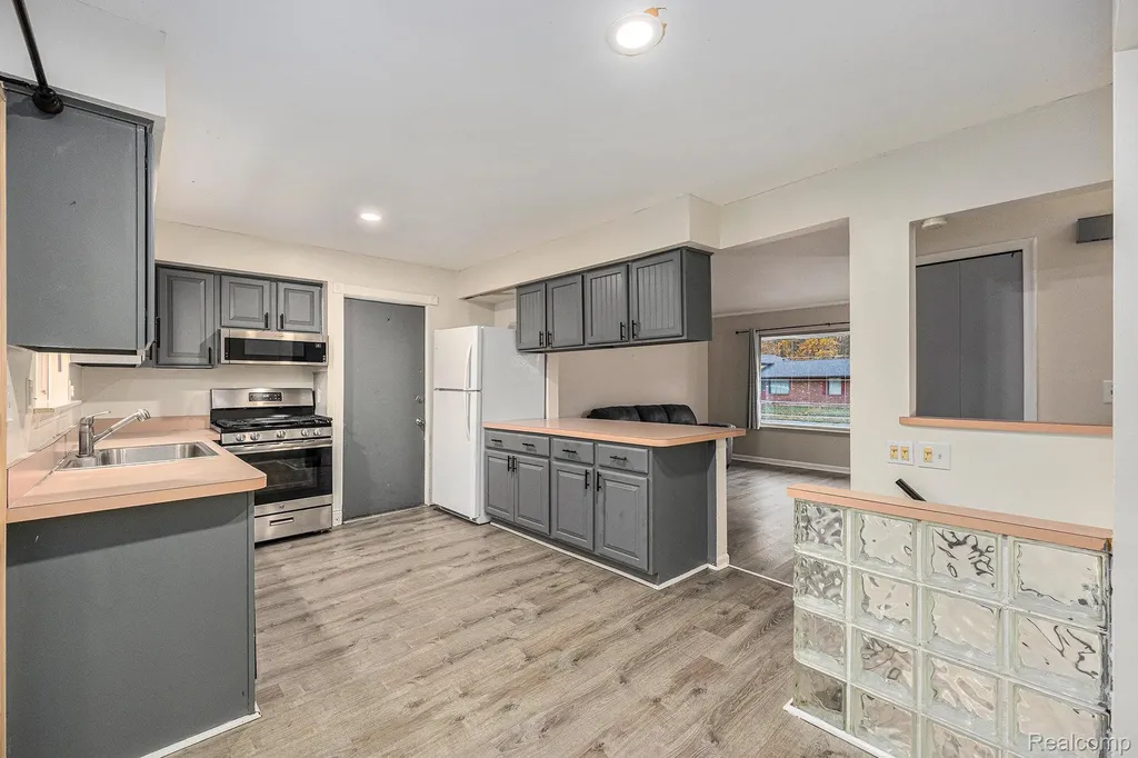 52372 D W Seaton Drive Chesterfield Township MI 48047