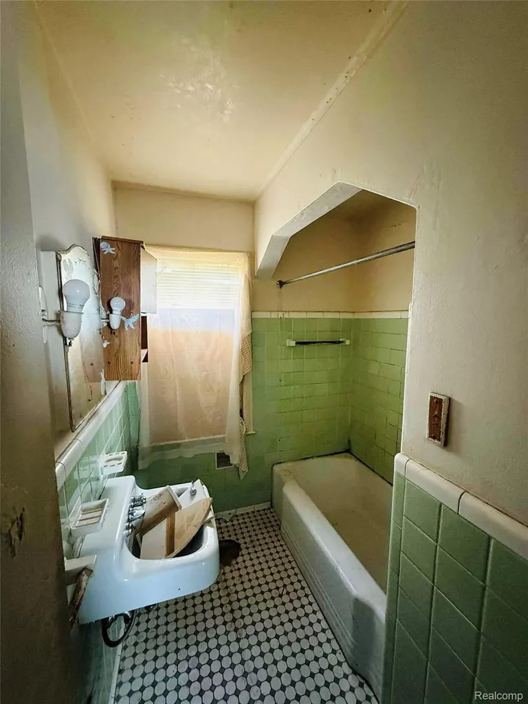 18241 Kentfield Street Detroit City MI 48219