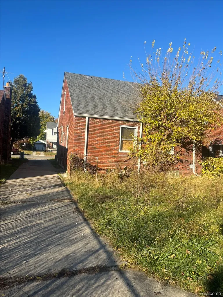 13882 Fairmount Drive Detroit City MI 48205