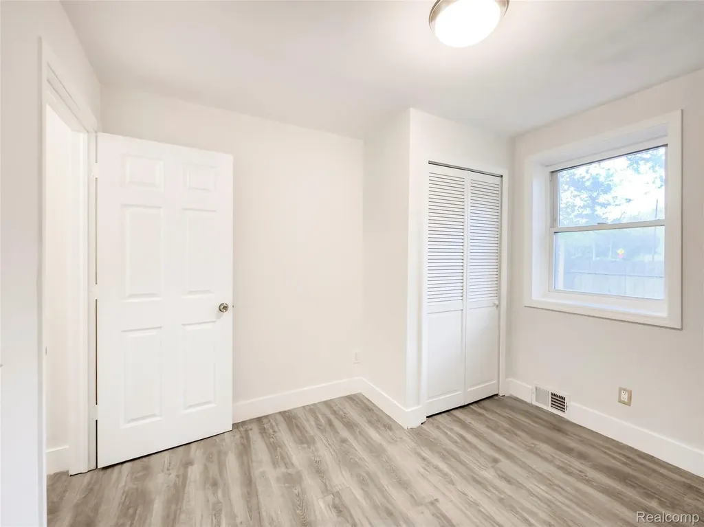 2372 Meadow Street Flushing City MI 48433