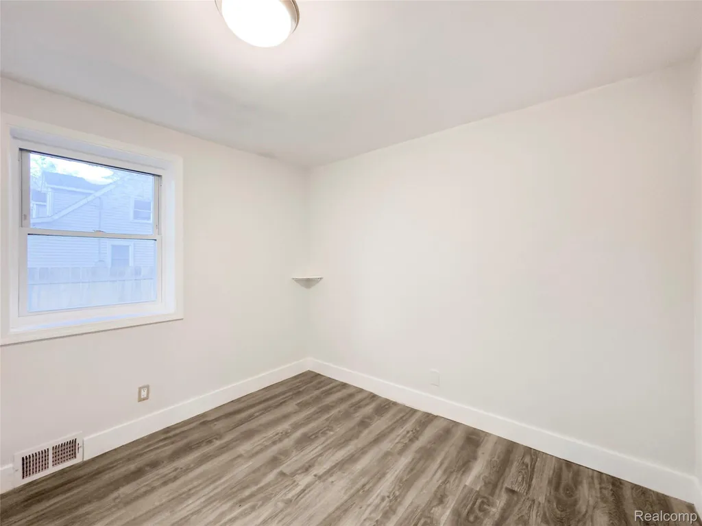2372 Meadow Street Flushing City MI 48433