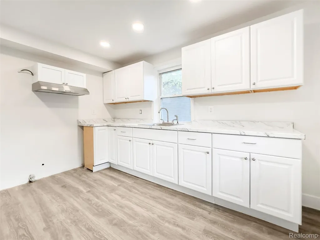 2372 Meadow Street Flushing City MI 48433