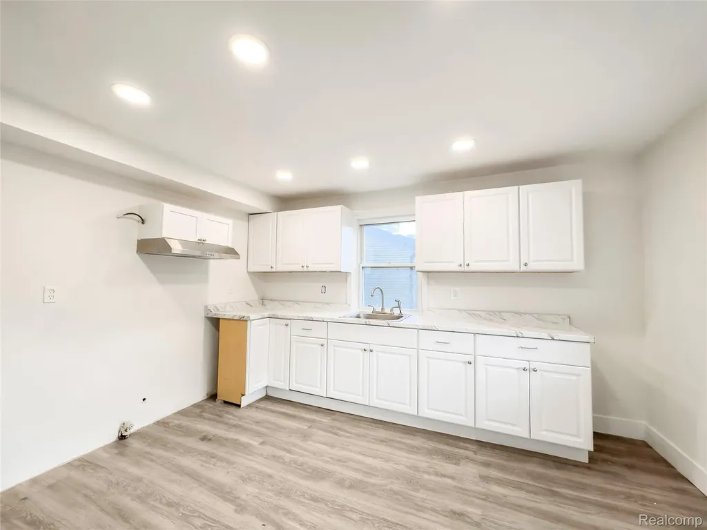 2372 Meadow Street Flushing City MI 48433