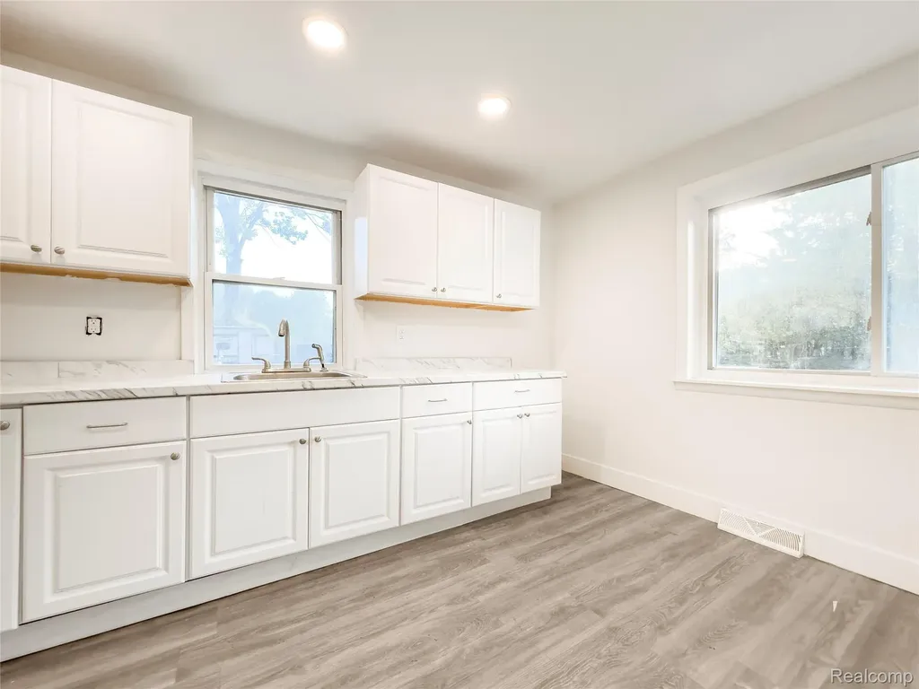 2372 Meadow Street Flushing City MI 48433