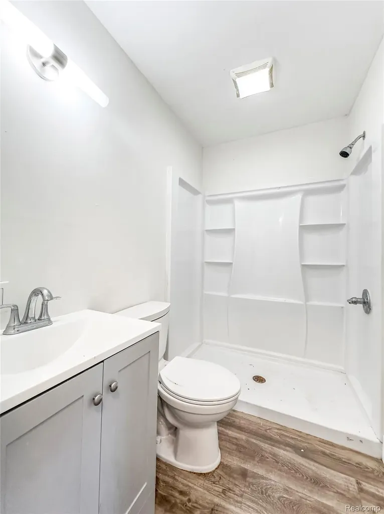 2372 Meadow Street Flushing City MI 48433