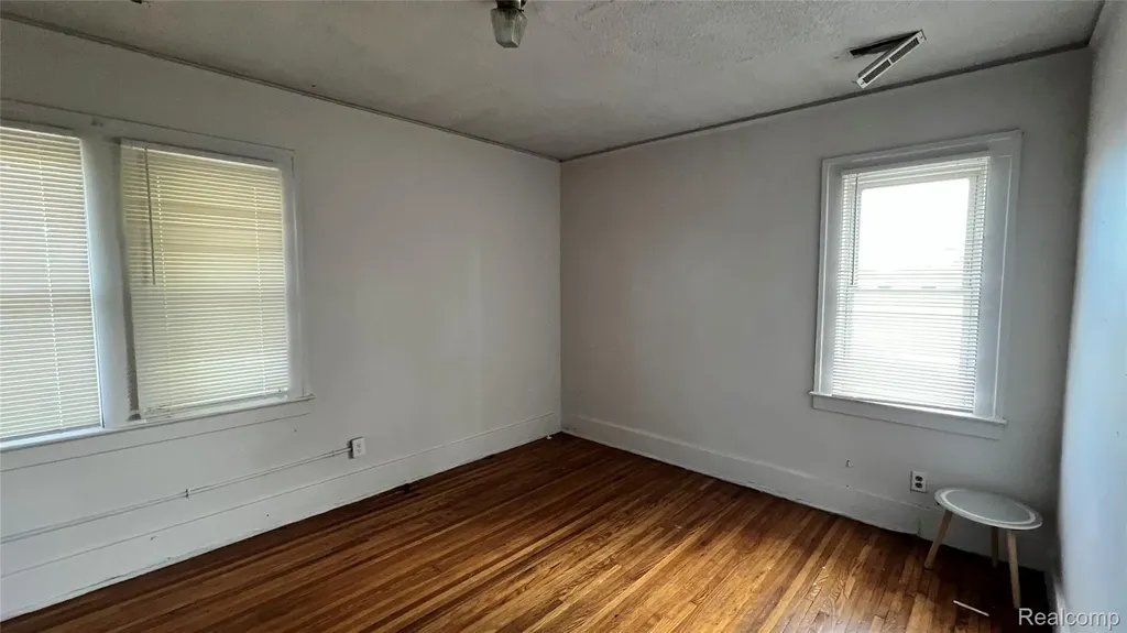 4901 Whitfield Street Detroit City MI 48204
