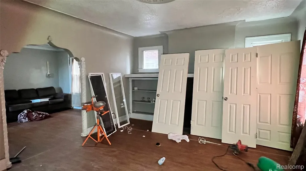 4901 Whitfield Street Detroit City MI 48204