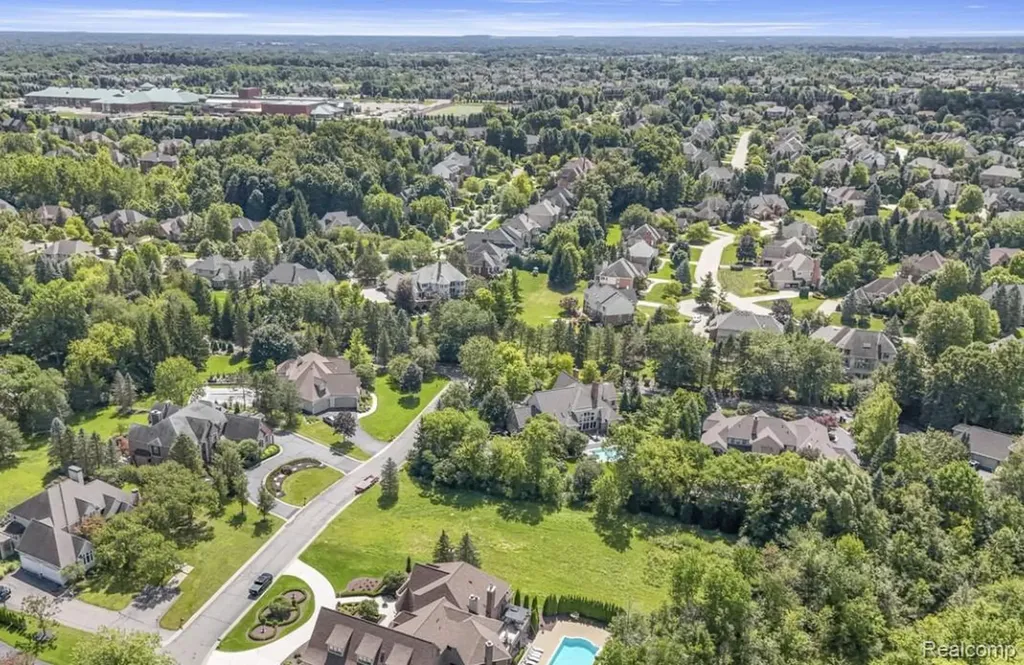 18197 Shelley Pond Court Northville City MI 48168