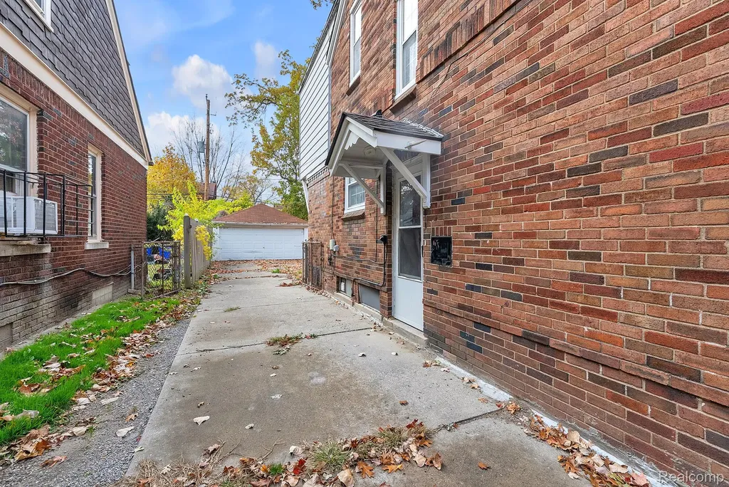 5061 Bishop Street Detroit City MI 48224